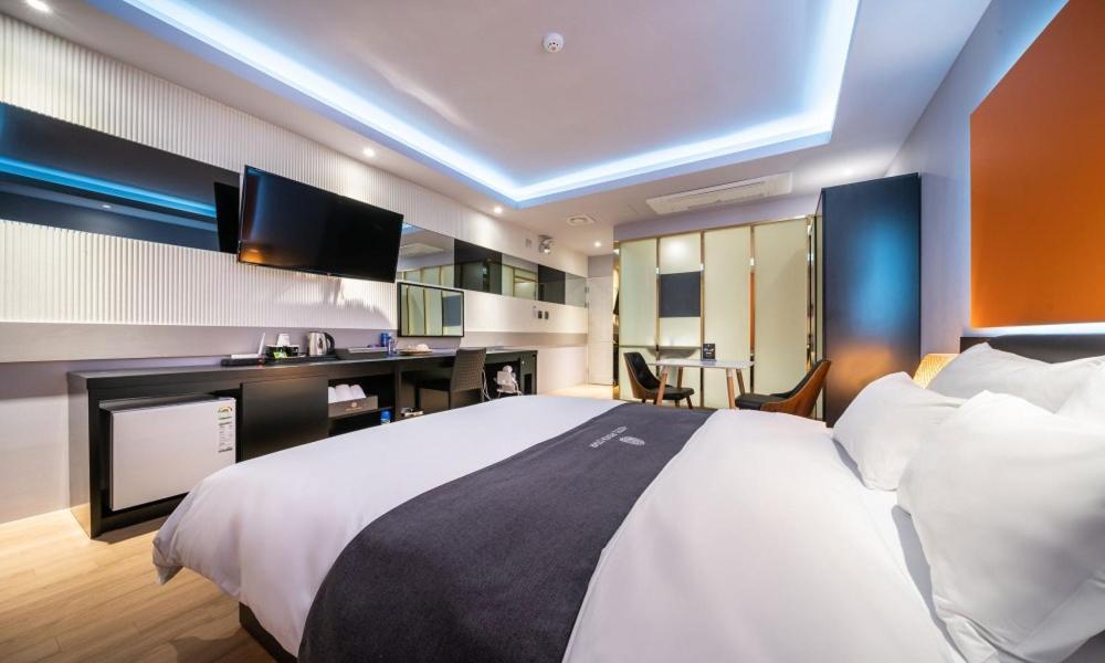 Gimpo Pentastar Hotel المظهر الخارجي الصورة